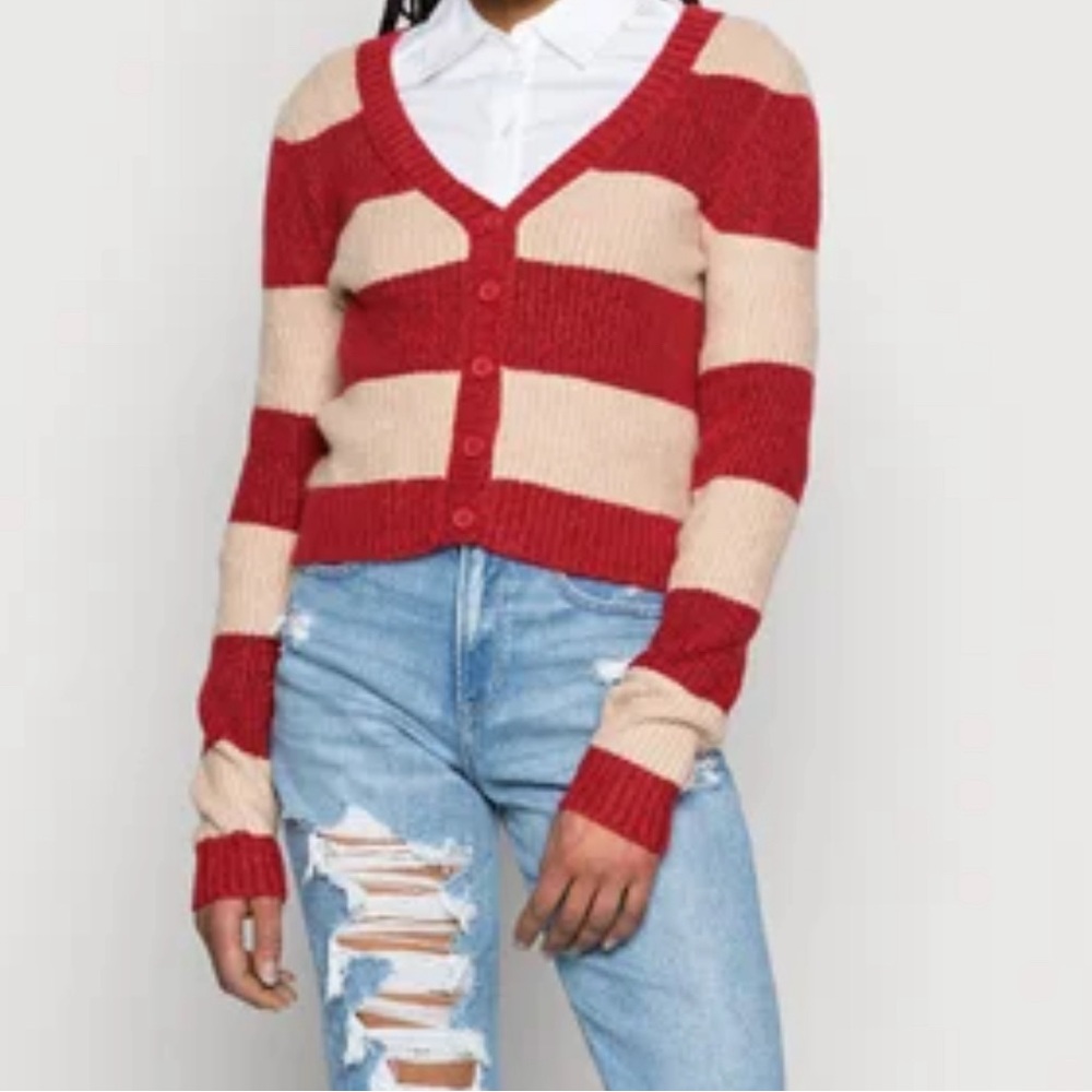 American Eagle Striped Bottom Down V-neck Sweater Size Small
